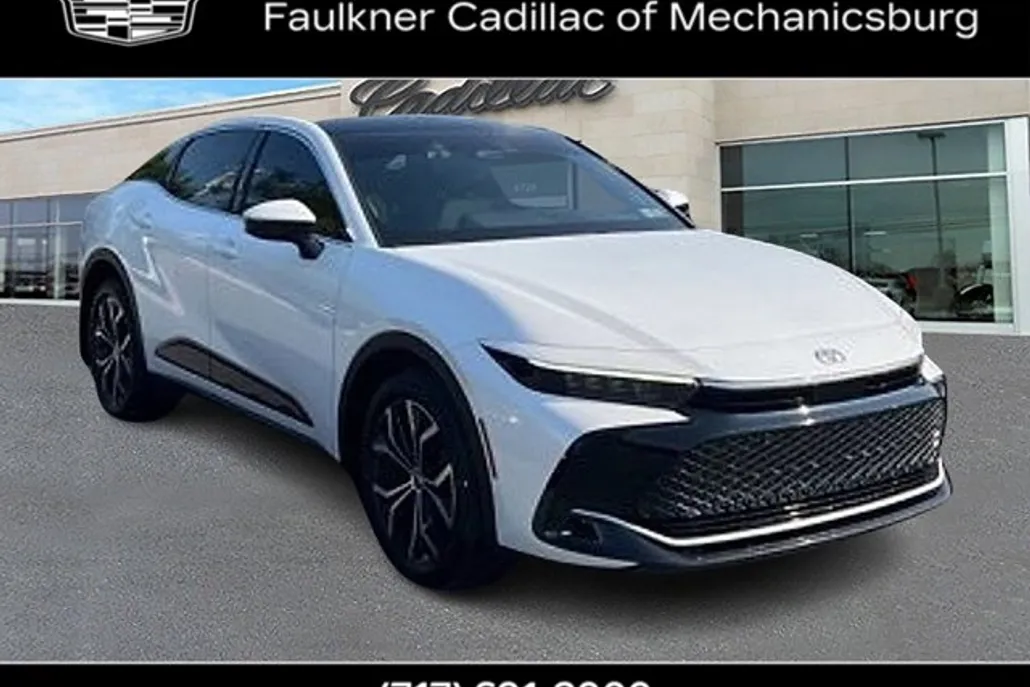 2024 Toyota Crown XLE photo 1