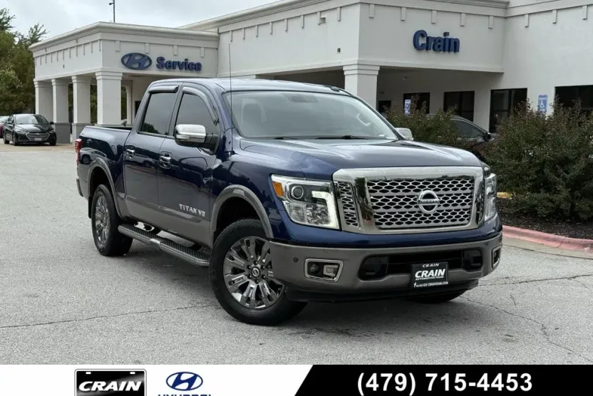 2019 Nissan Titan Platinum Reserve photo 1