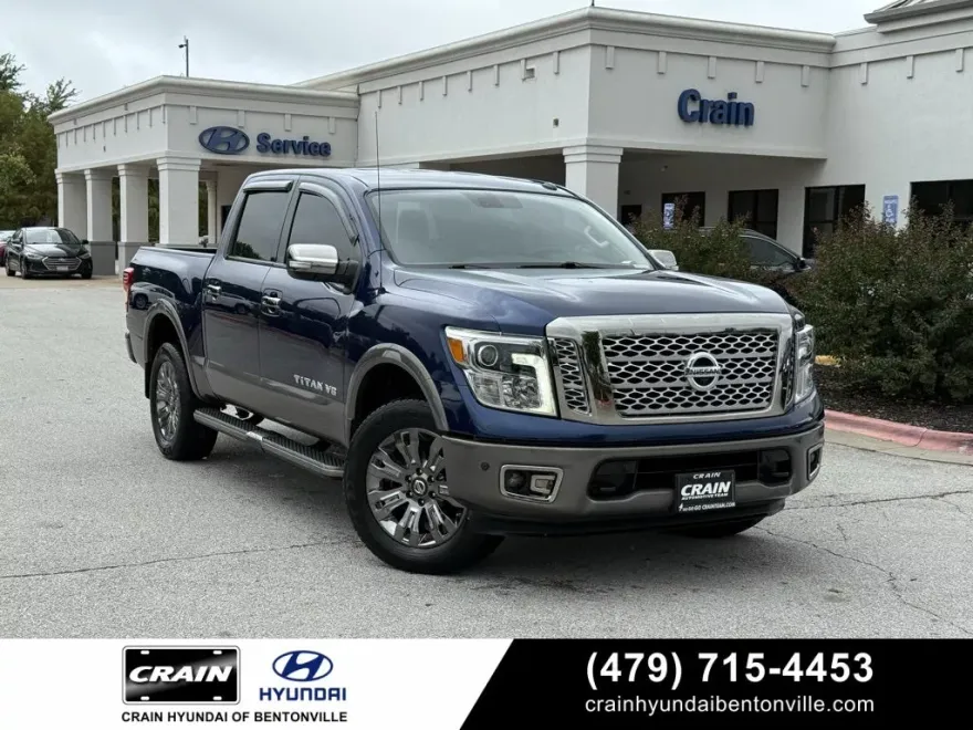 2019 Nissan Titan Platinum Reserve photo 1