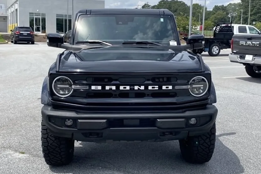 2023 Ford Bronco Outer Banks photo 1