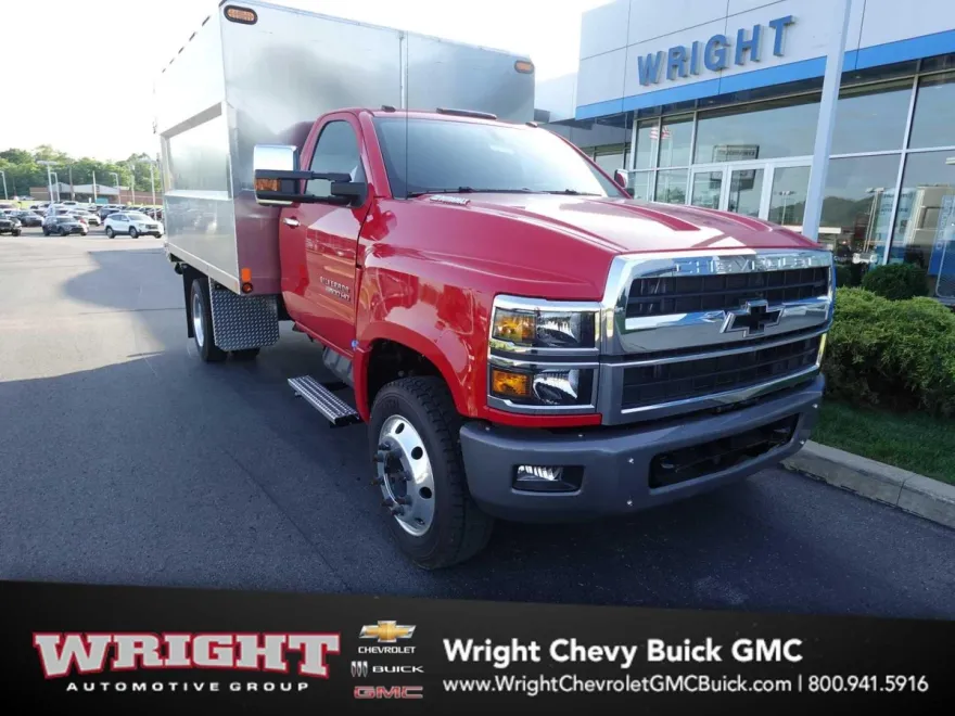 2023 Chevrolet Silverado 6500HD Work Truck photo 1
