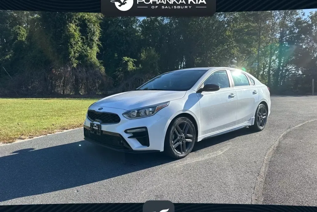2021 Kia Forte GT-Line photo 1