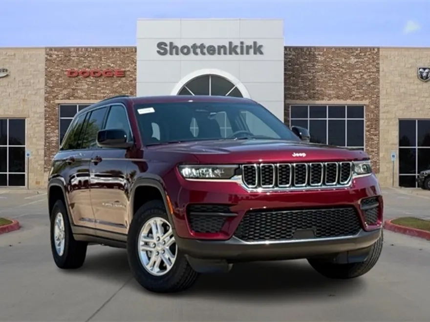 2025 Jeep Grand Cherokee Laredo photo 1