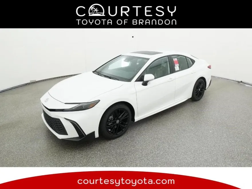 2026 Toyota Camry SE photo 1