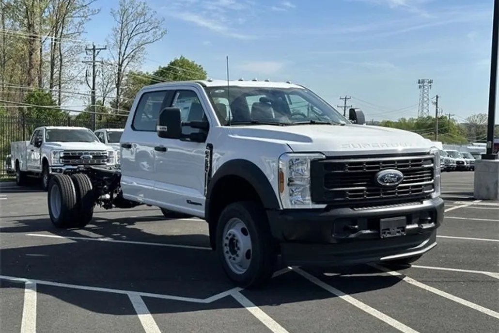 2025 Ford F-450 photo 1