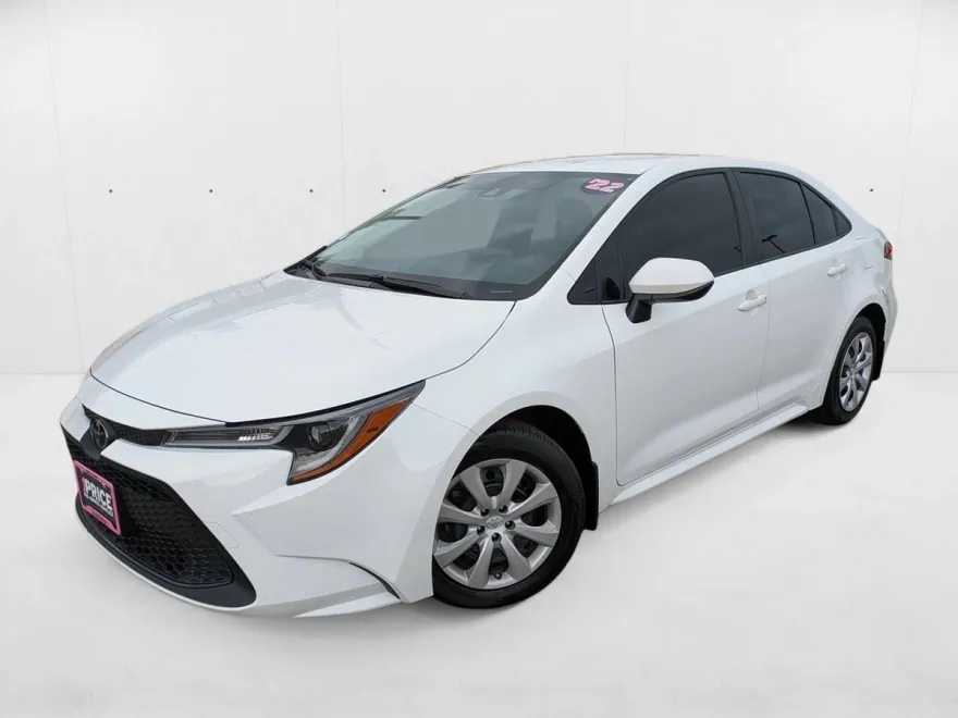 2022 Toyota Corolla LE photo 1