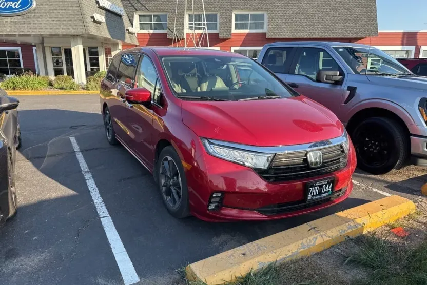 2023 Honda Odyssey Elite photo 1