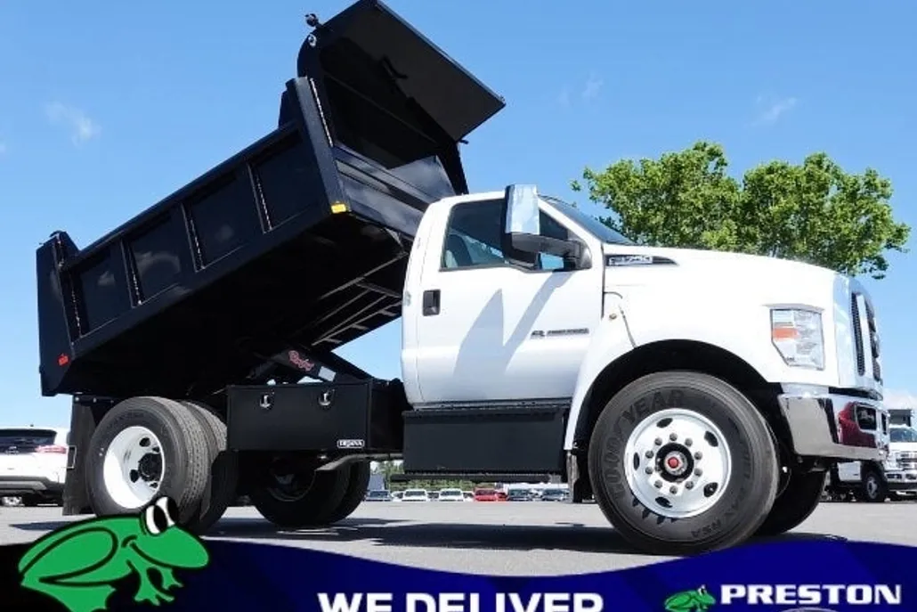 2024 Ford F-750 photo 1