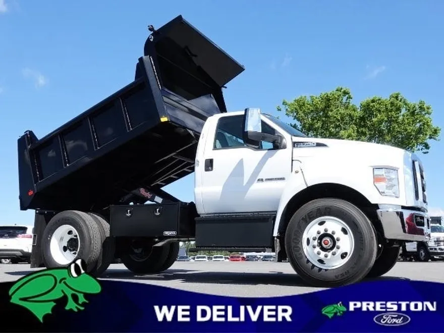 2024 Ford F-750 photo 1