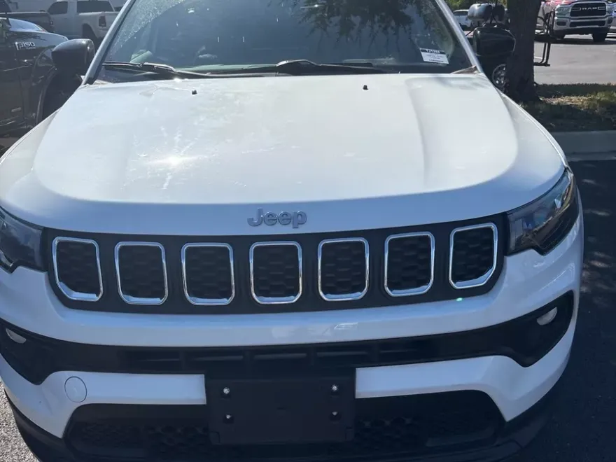 2025 Jeep Compass Latitude photo 1
