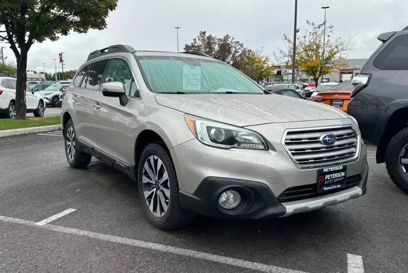 2016 Subaru Outback 2.5i Limited photo 1