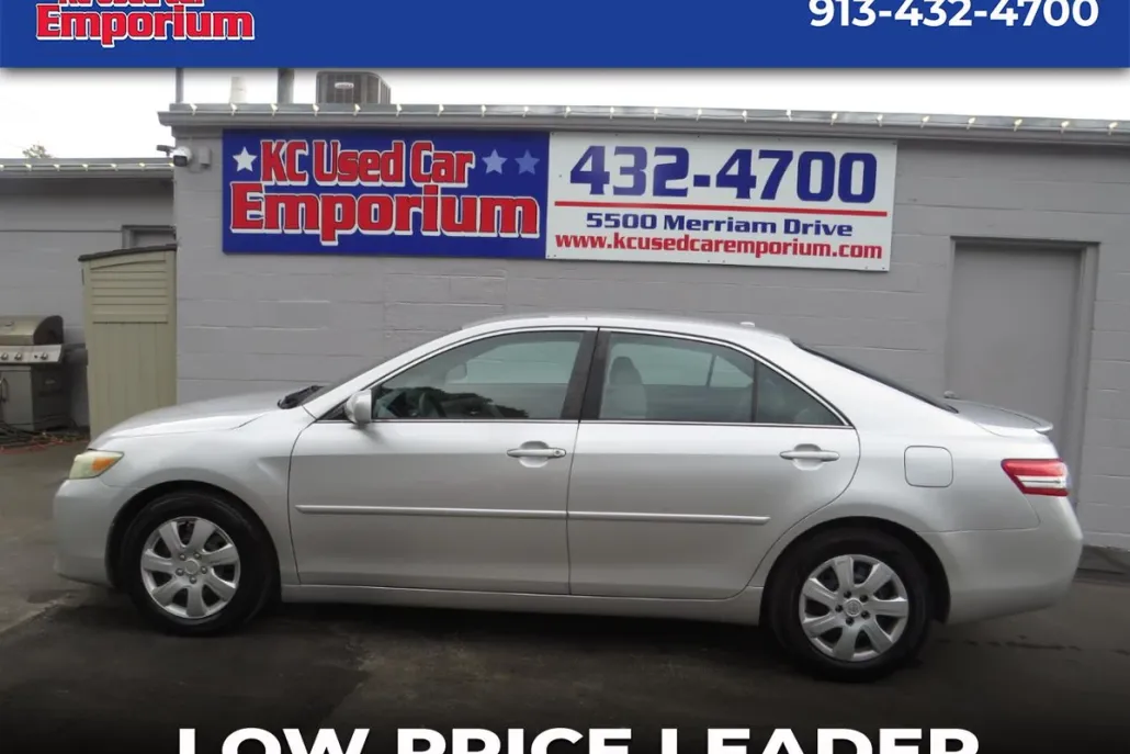 2010 Toyota Camry photo 1