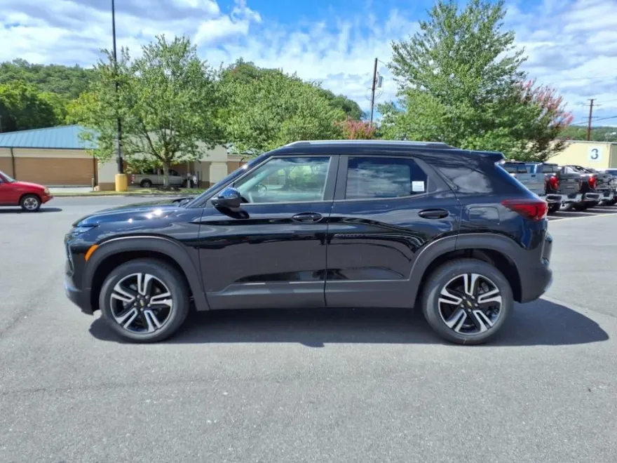 2026 Chevrolet Trailblazer LT photo 1