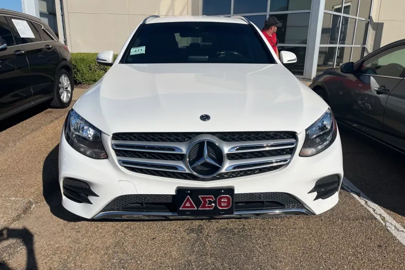 2019 Mercedes Benz GLC 300 photo 1