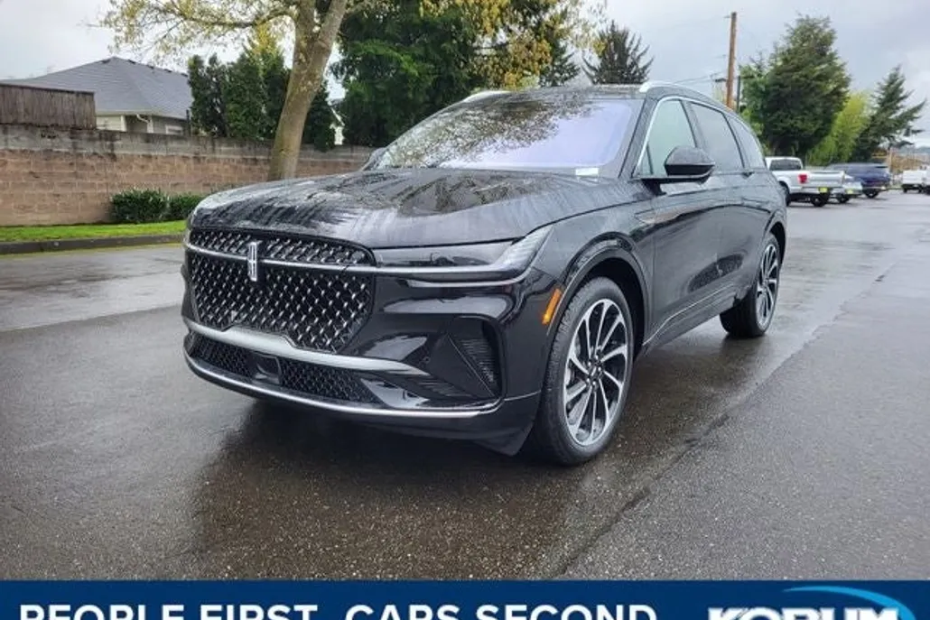 2025 Lincoln Nautilus Black Label photo 1
