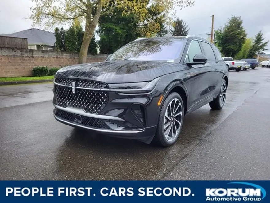 2025 Lincoln Nautilus Black Label photo 1