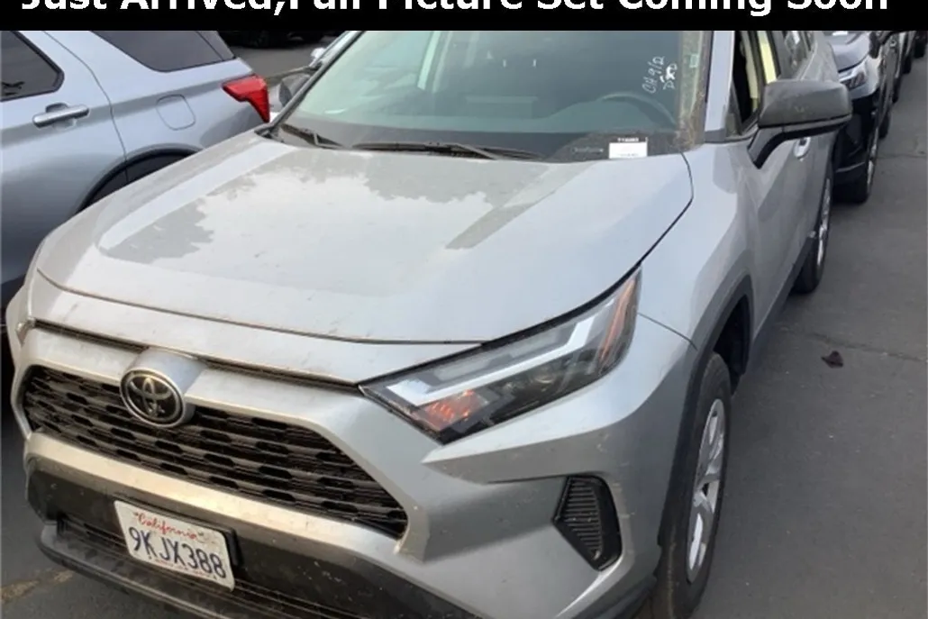 2024 Toyota RAV4 LE photo 1