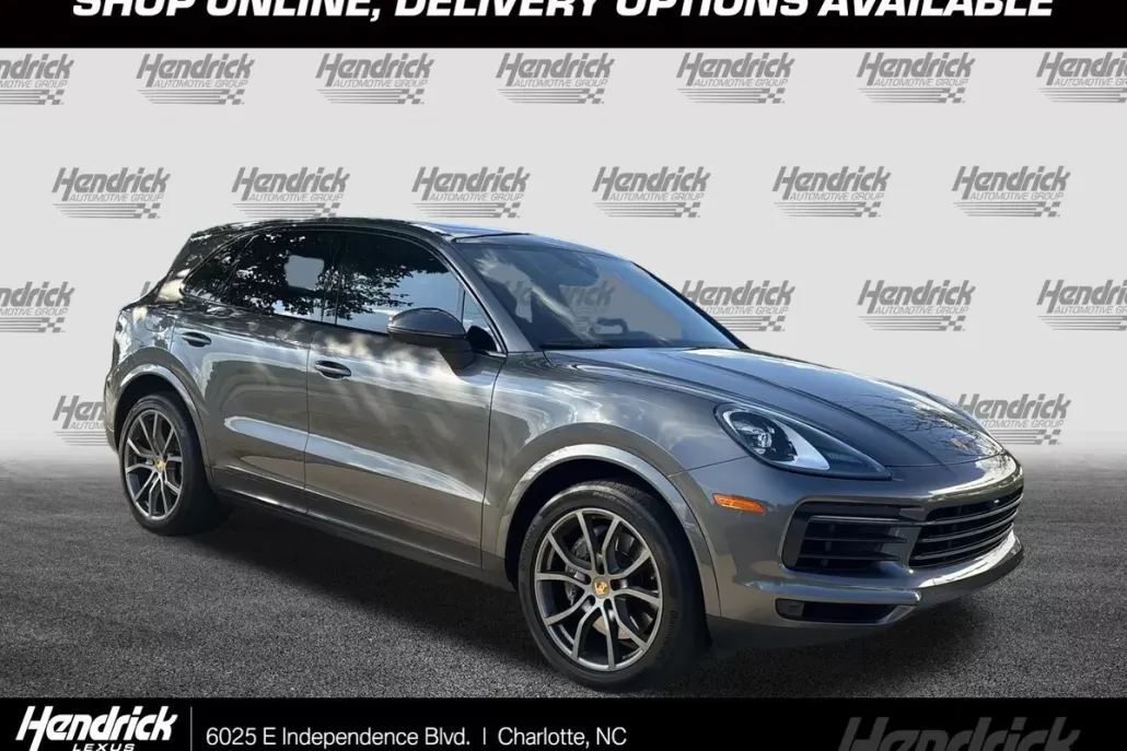 2023 Porsche Cayenne Platinum Edition photo 1