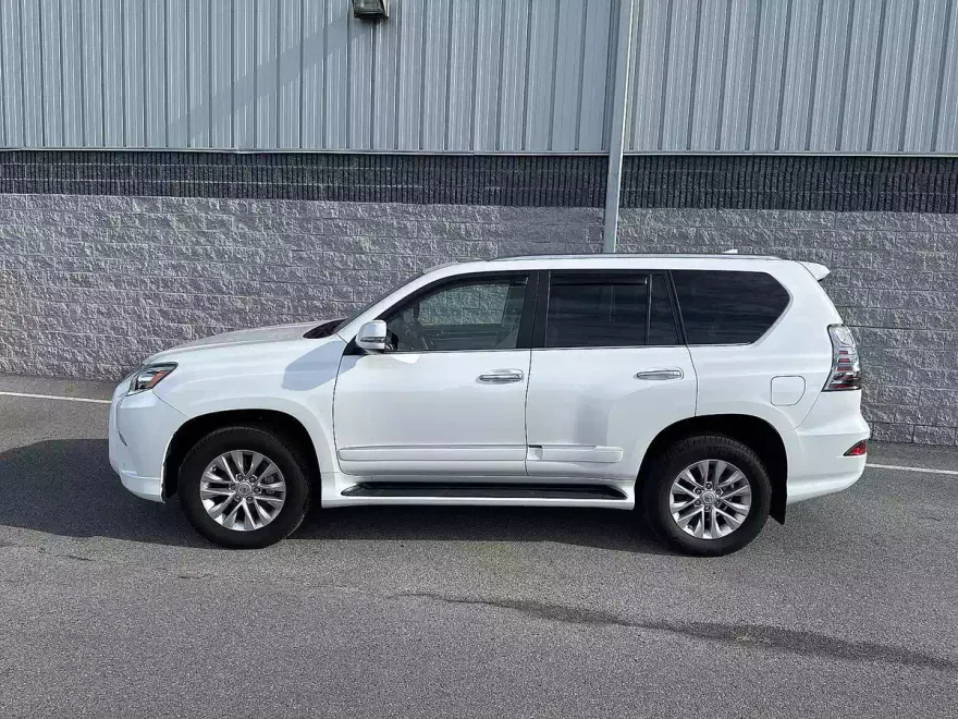 2019 Lexus GX 460 Premium photo 1