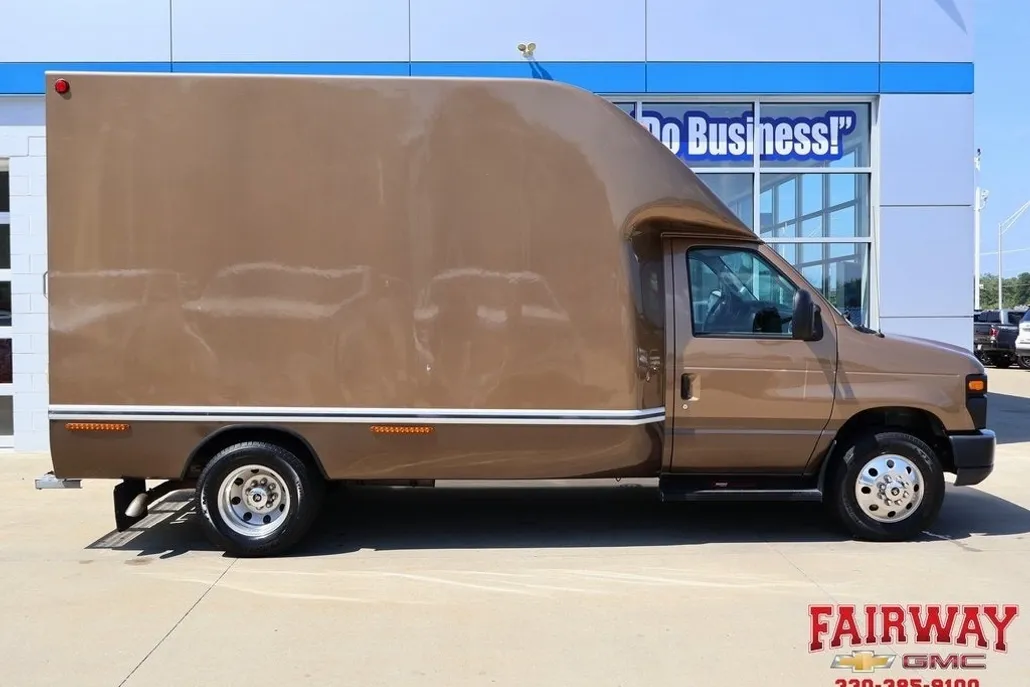 2015 Ford E-350 photo 1