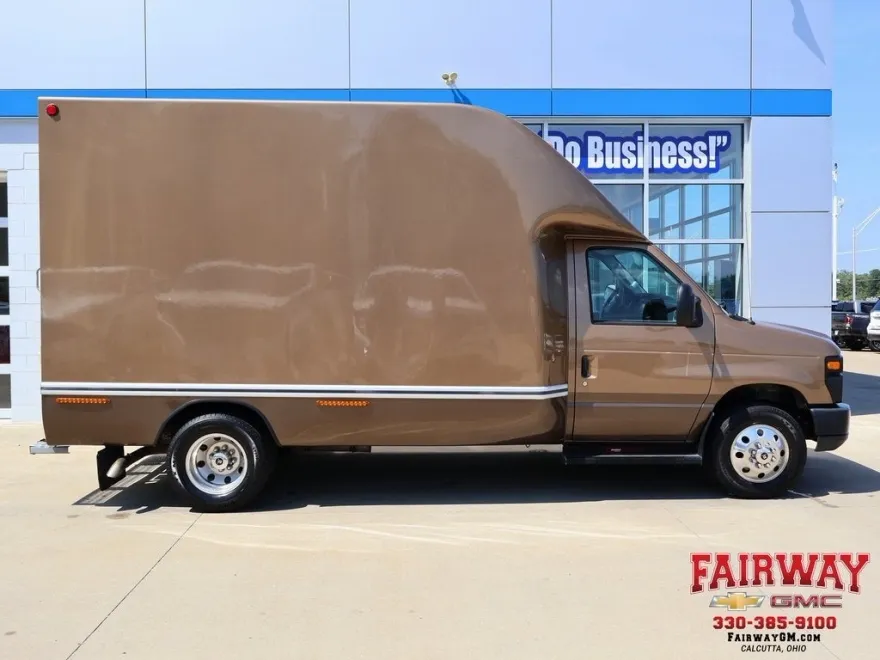 2015 Ford E-350 photo 1