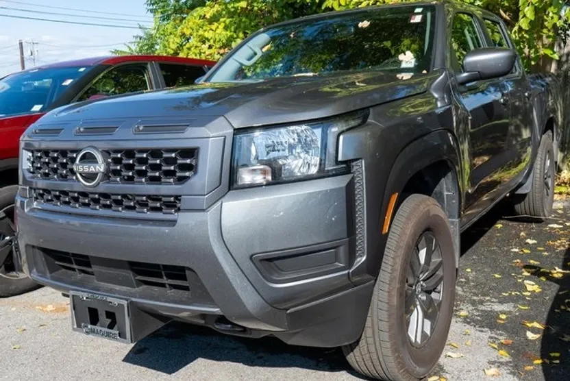2025 Nissan Frontier SV photo 1