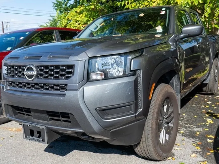 2025 Nissan Frontier SV photo 1