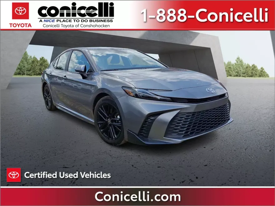 2025 Toyota Camry SE photo 1