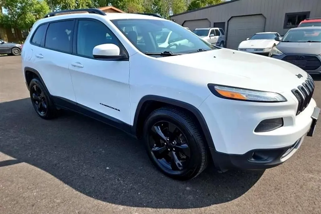 2016 Jeep Cherokee Altitude photo 1