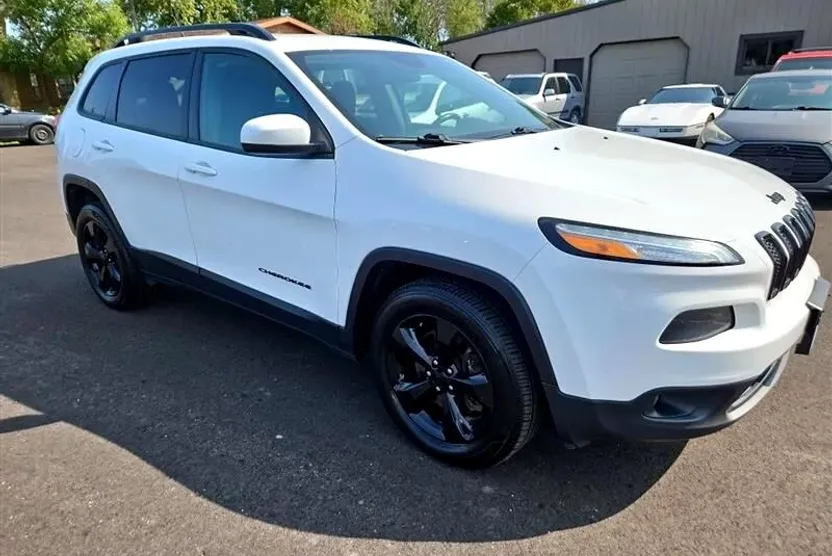 2016 Jeep Cherokee Altitude photo 1