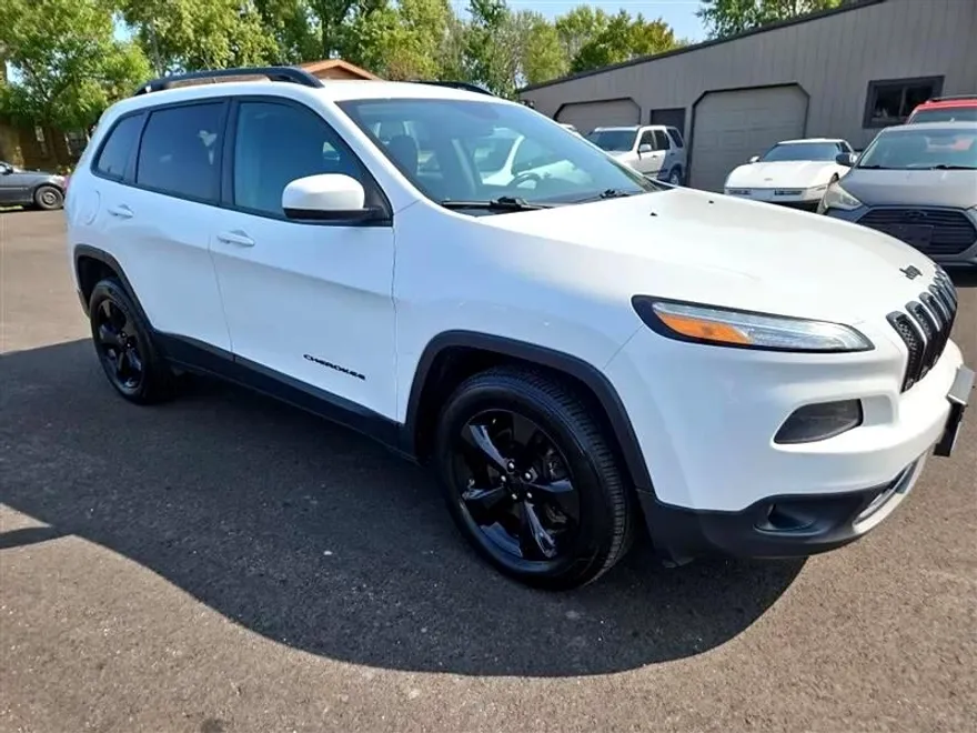 2016 Jeep Cherokee Altitude photo 1