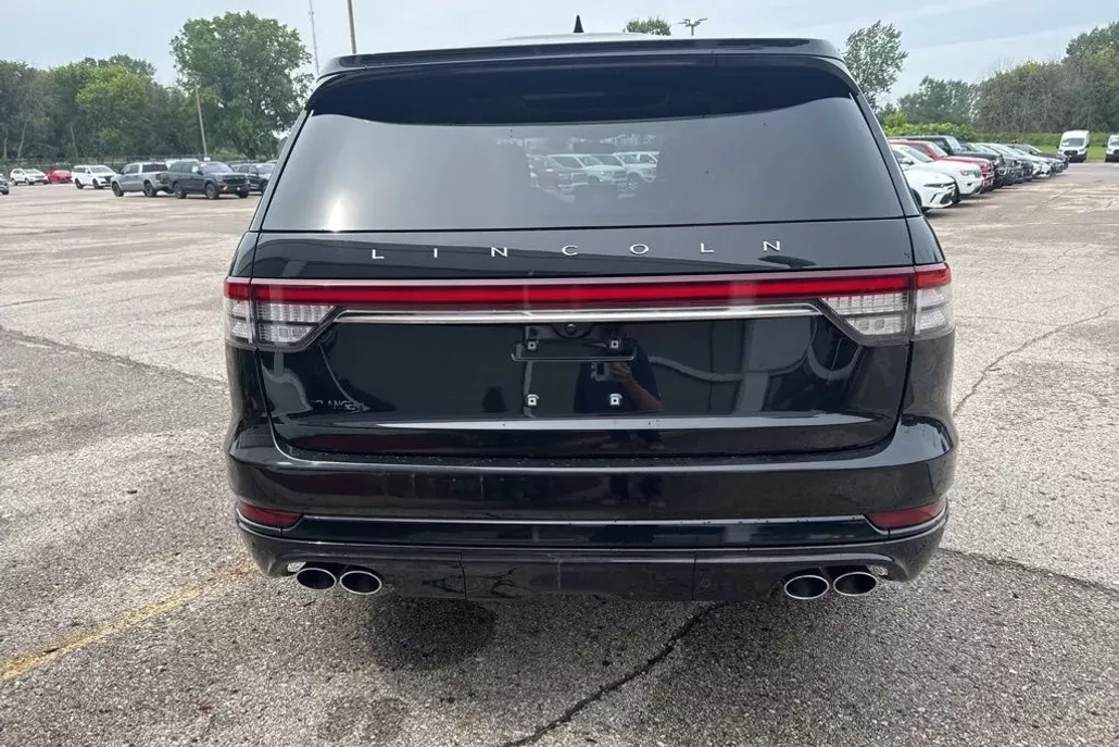 2021 Lincoln Aviator Reserve photo 1