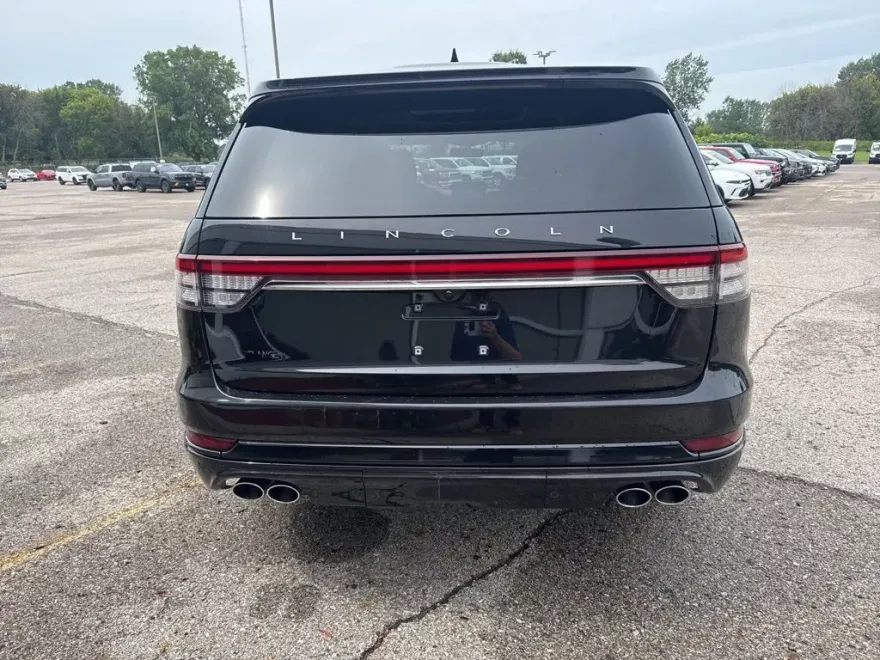 2021 Lincoln Aviator Reserve photo 1