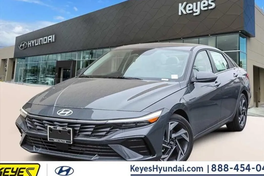 2025 Hyundai Elantra Limited photo 1
