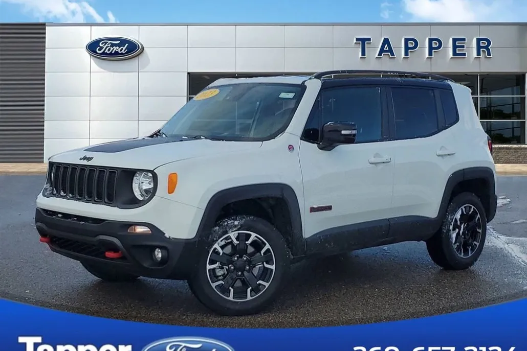 2023 Jeep Renegade Trailhawk photo 1