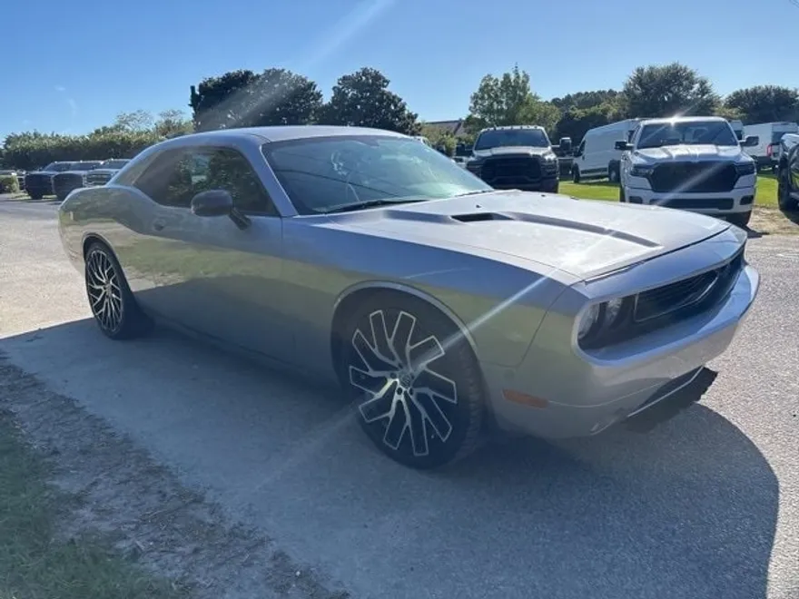 2014 Dodge Challenger R/T photo 1