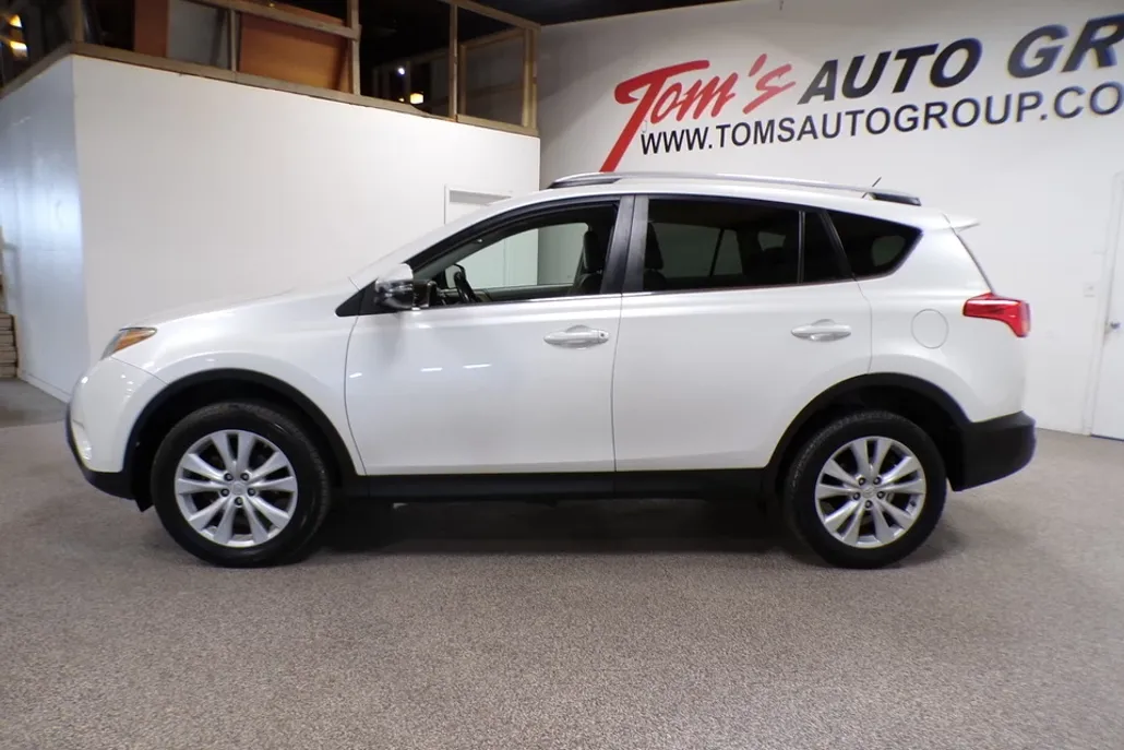 2013 Toyota RAV4 photo 1