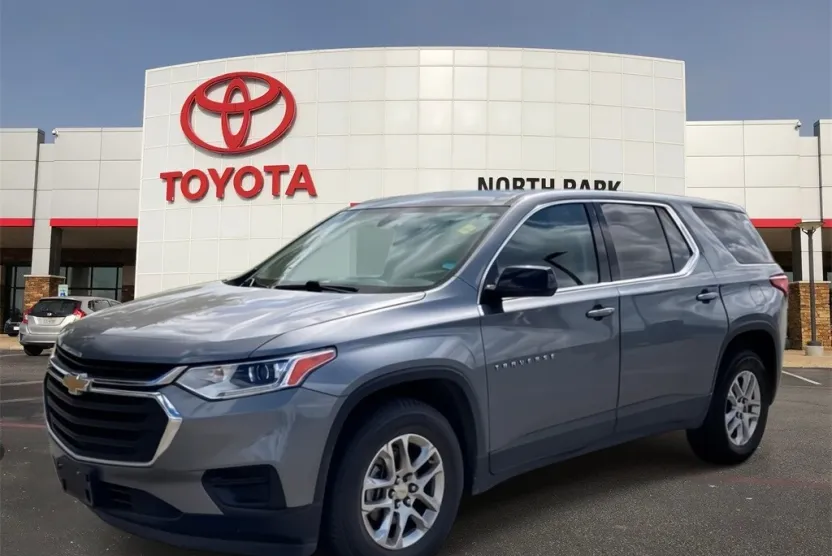 2019 Chevrolet Traverse LS photo 1