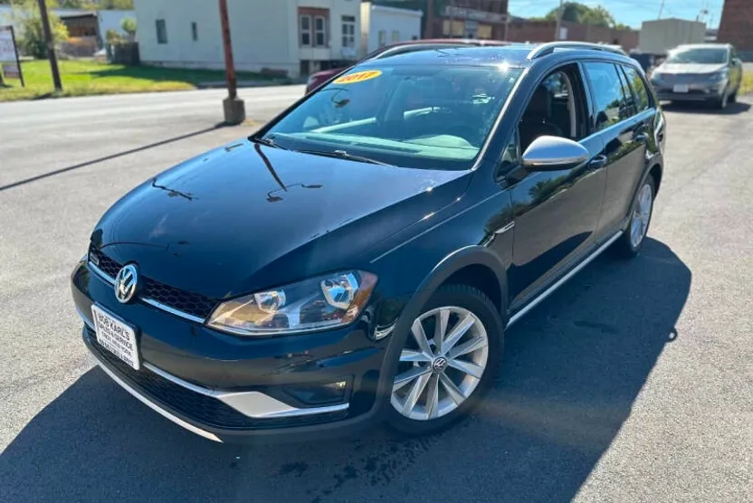 2017 Volkswagen Golf Alltrack TSI SE 4Motion photo 1