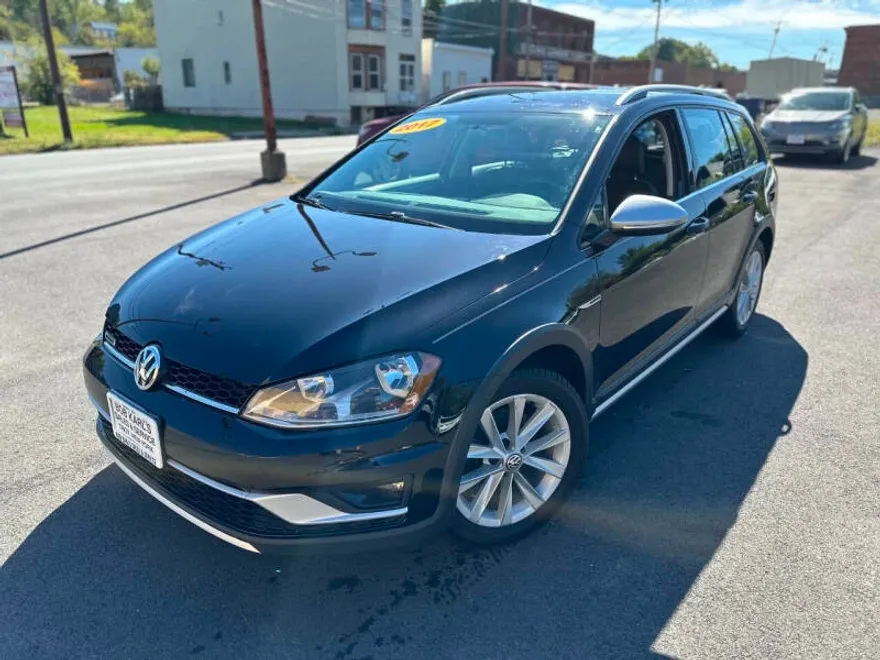 2017 Volkswagen Golf Alltrack TSI SE 4Motion photo 1