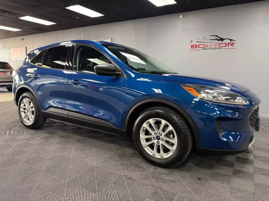 2022 Ford Escape SE photo 1