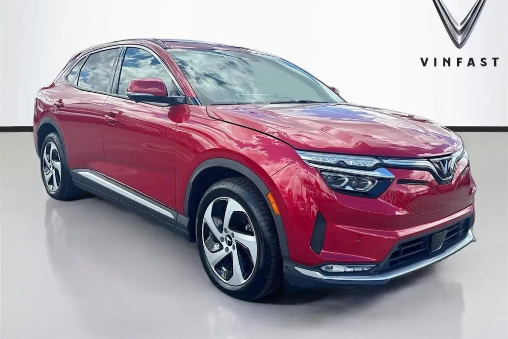 2025 Vinfast VF 8 8 photo 1