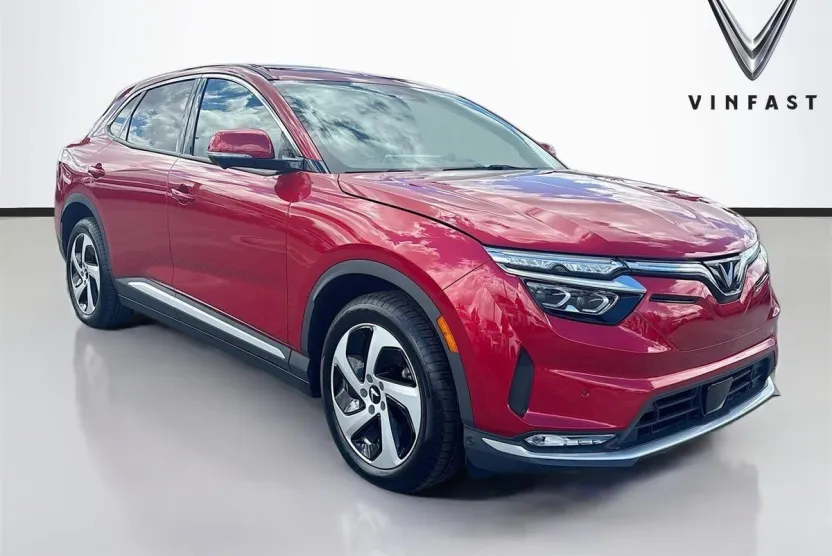 2025 Vinfast VF 8 8 photo 1