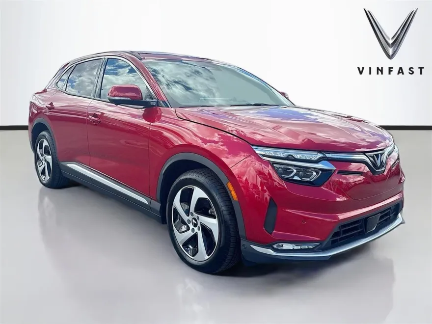 2025 Vinfast VF 8 8 photo 1