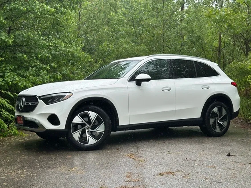 2024 Mercedes Benz GLC 300 4MATIC photo 1