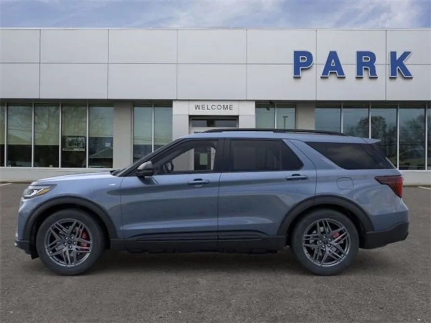 2025 Ford Explorer ST-Line photo 1
