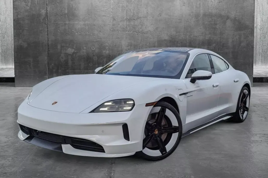 2025 Porsche Taycan 4S photo 1