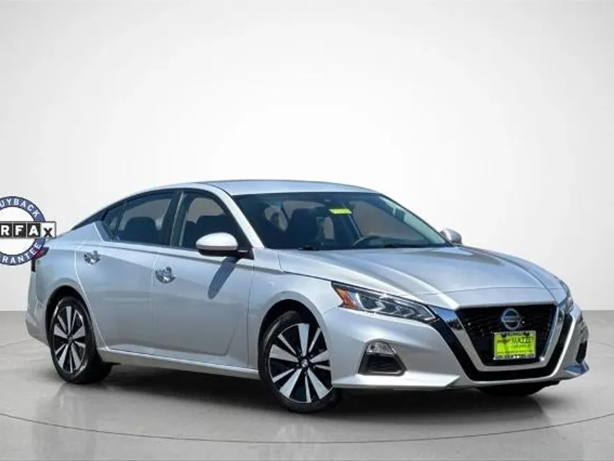 2022 Nissan Altima 2.5 SV photo 1