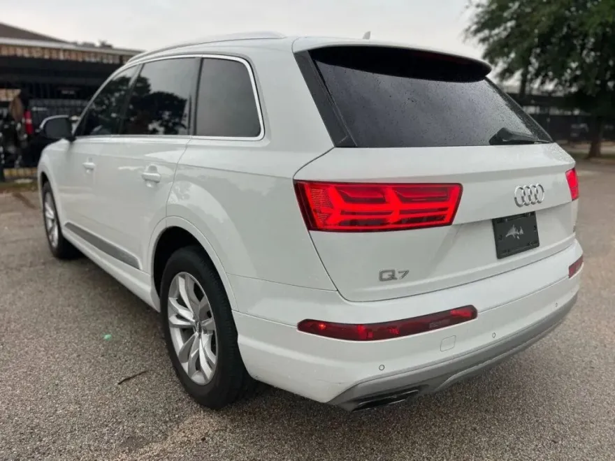 2017 Audi Q7 3.0T Premium Plus photo 1