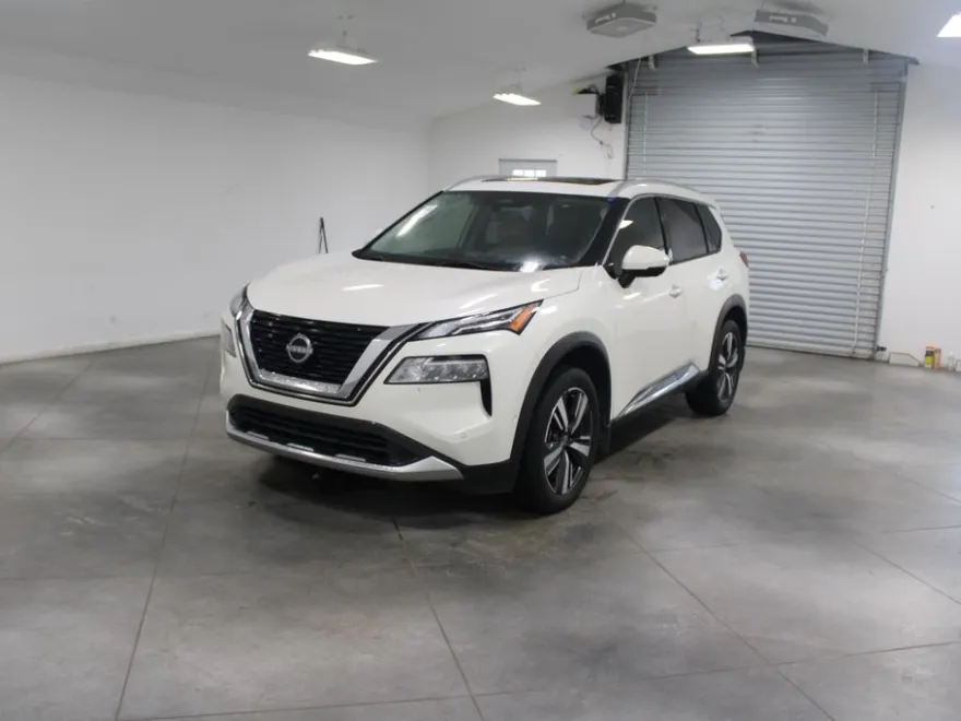 2023 Nissan Rogue Platinum photo 1